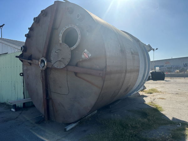 20,000 gallon stainless steel cone bottom tank